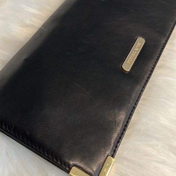 Michael Kors Butter Soft Leather Clutch Wristlet - Picture 16 of 16